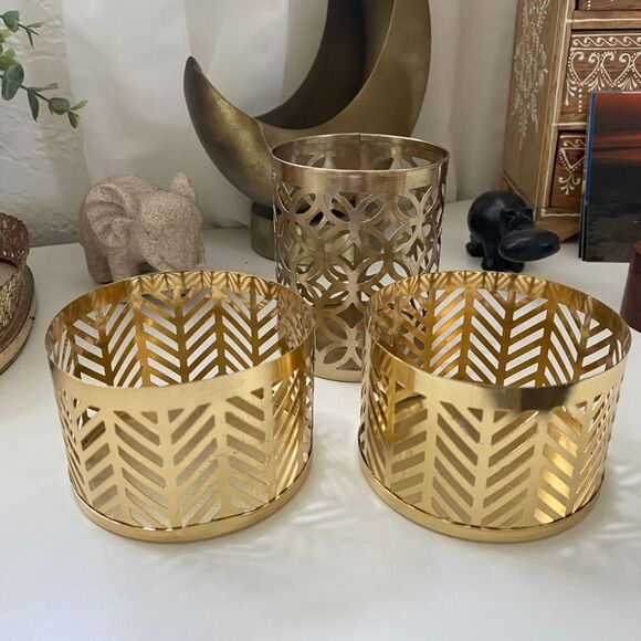 Set of 3 Vintage Gold Toned Metal Candle / Tealight Holders - Picture 2 of 5